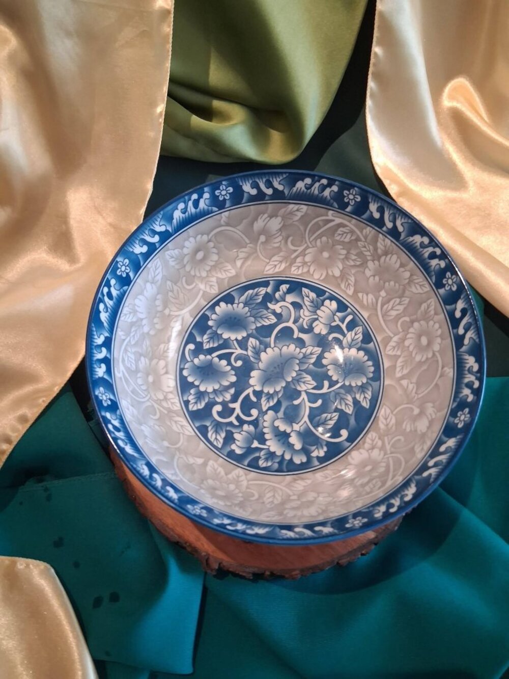 Vintage Cheng's Blue & White Porcelain Floral Serving Bowl